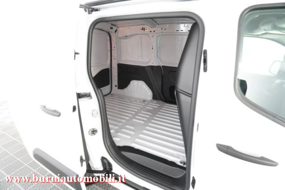 Toyota Proace City nuova a Milano (6)