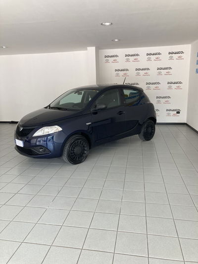 Lancia Ypsilon 1.0 FireFly 5 porte S&amp;S Hybrid Ecochic Gold  del 2021 usata a Barletta