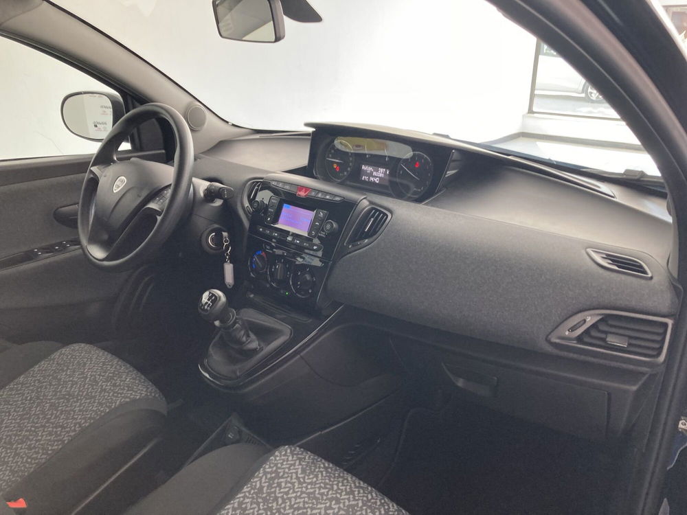 Lancia Ypsilon usata a Barletta-Andria-Trani (13)