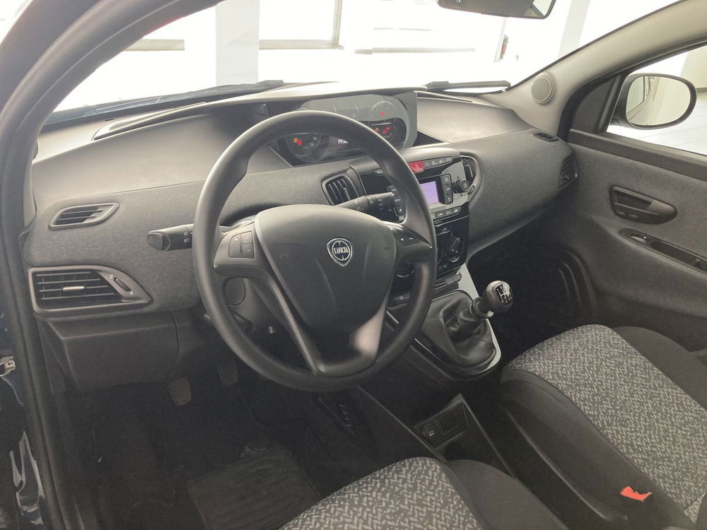 Lancia Ypsilon usata a Barletta-Andria-Trani (8)