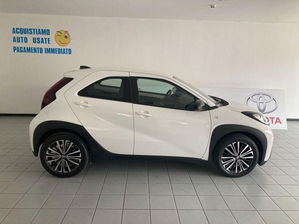 Toyota Aygo X usata a Barletta-Andria-Trani (4)