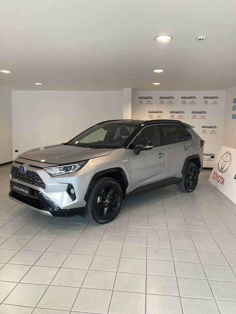 Toyota Rav4 vvt-ie h Style awd-i 222cv e-cvt del 2019 usata a Barletta