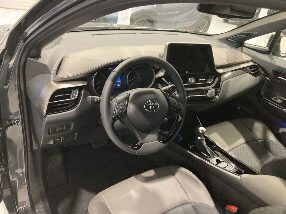 Toyota Toyota C-HR nuova a Barletta-Andria-Trani (6)