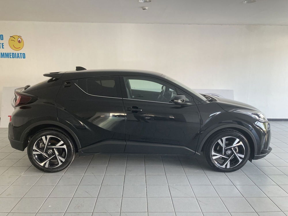 Toyota Toyota C-HR usata a Barletta-Andria-Trani (5)