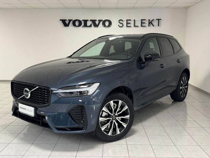 Volvo XC60 B4 automatico Plus Dark  nuova a Lurate Caccivio