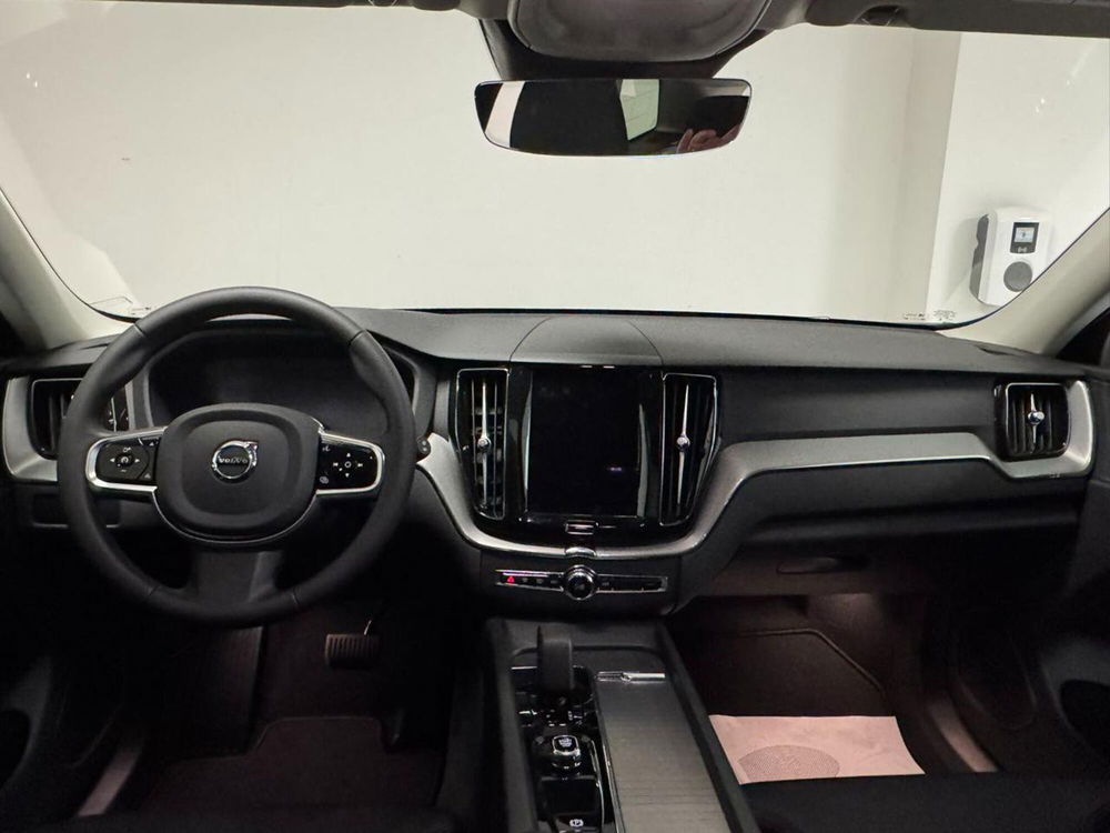 Volvo XC60 nuova a Como (7)