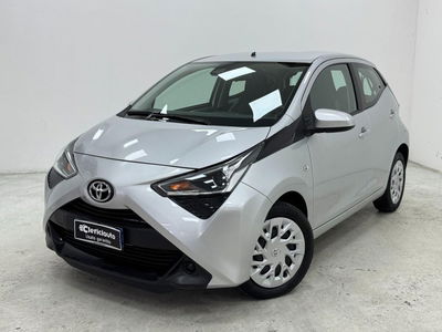 Toyota Aygo Connect 1.0 VVT-i 72 CV 5 porte x-play del 2021 usata a Lurate Caccivio