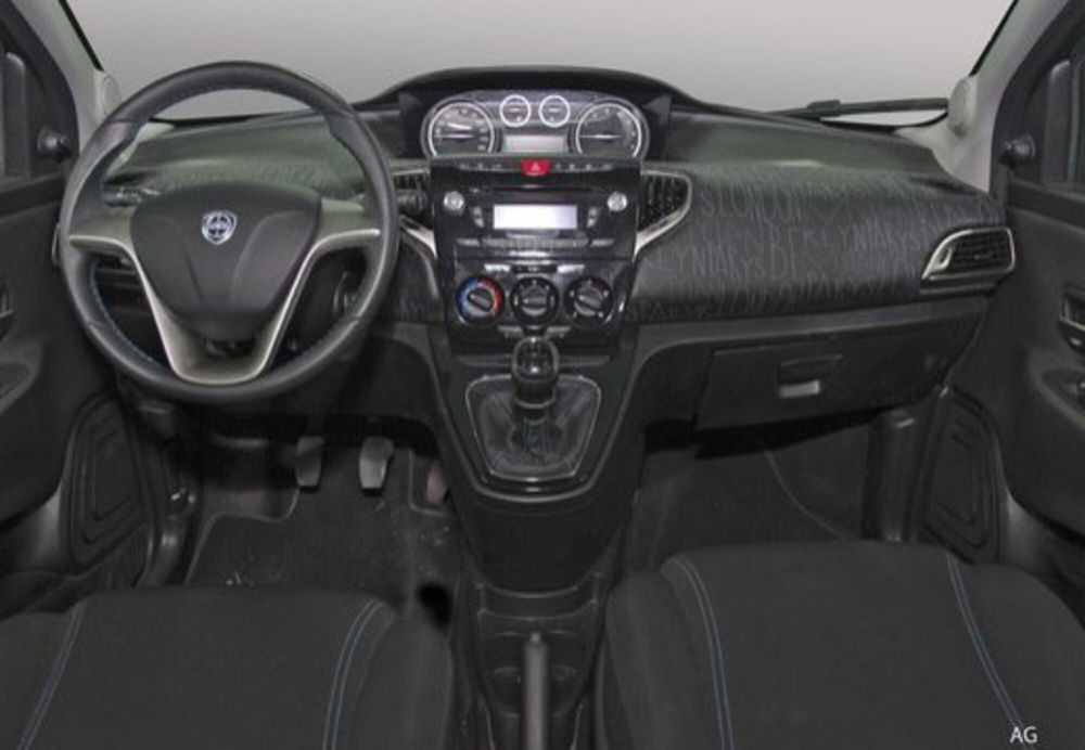 Lancia Ypsilon nuova a Teramo (13)