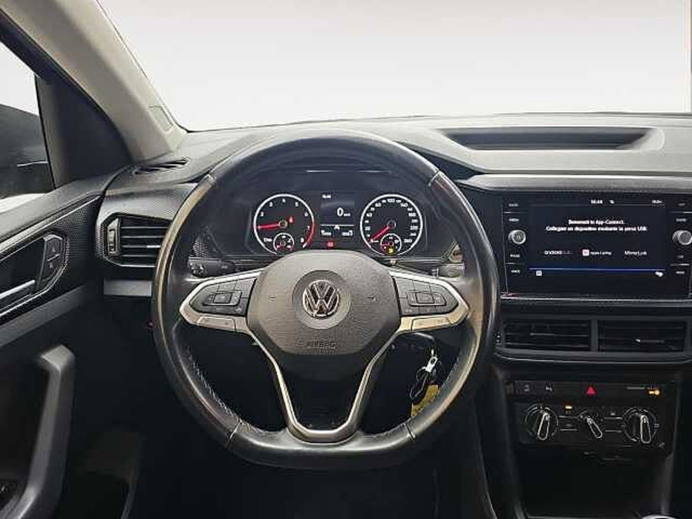 Volkswagen T-Cross usata a Lecco (11)