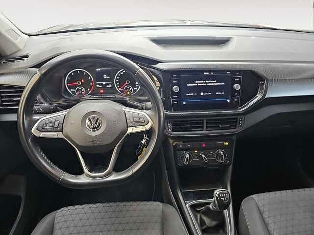 Volkswagen T-Cross usata a Lecco (9)