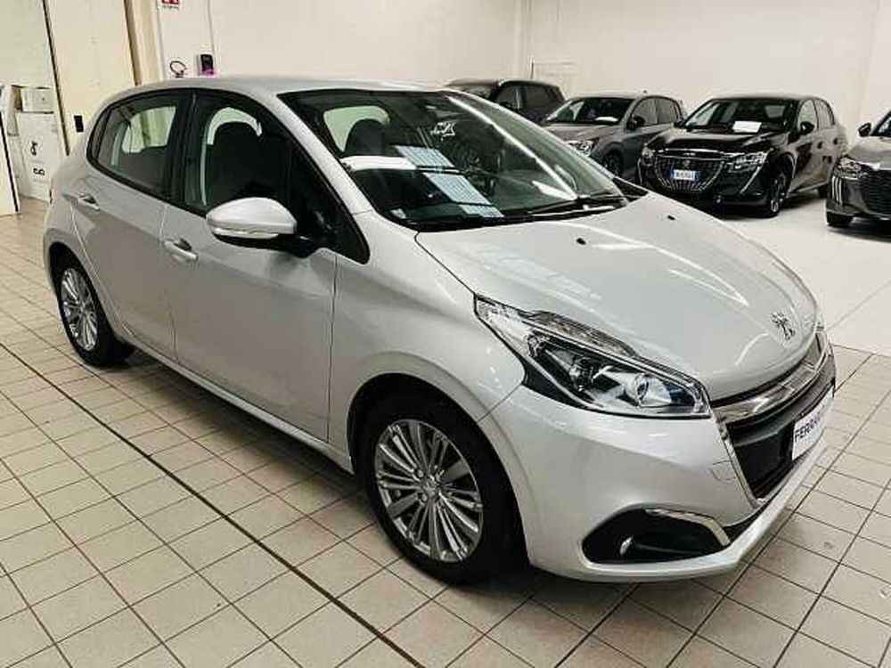 Peugeot 208 usata a Milano (3)