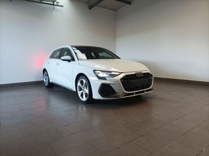 Audi A3 Sportback 35 TDI S tronic S line edition  nuova a Magenta