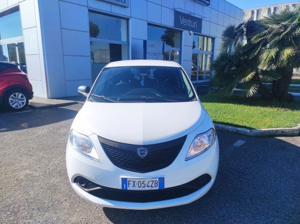 Lancia Ypsilon usata a Viterbo (3)