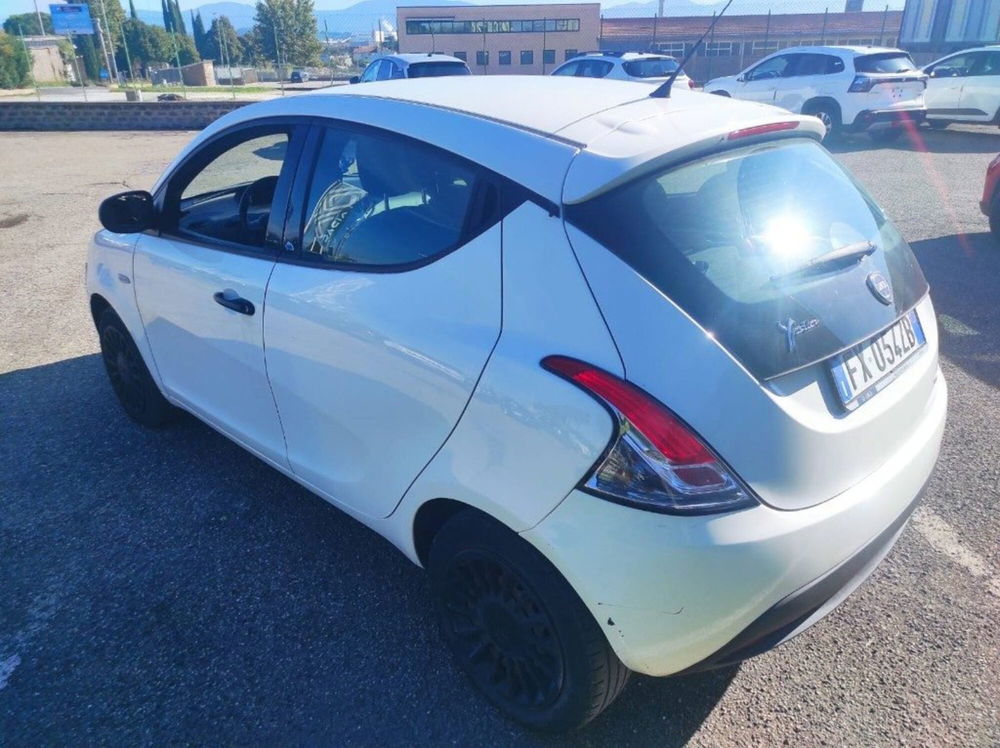 Lancia Ypsilon usata a Viterbo (7)