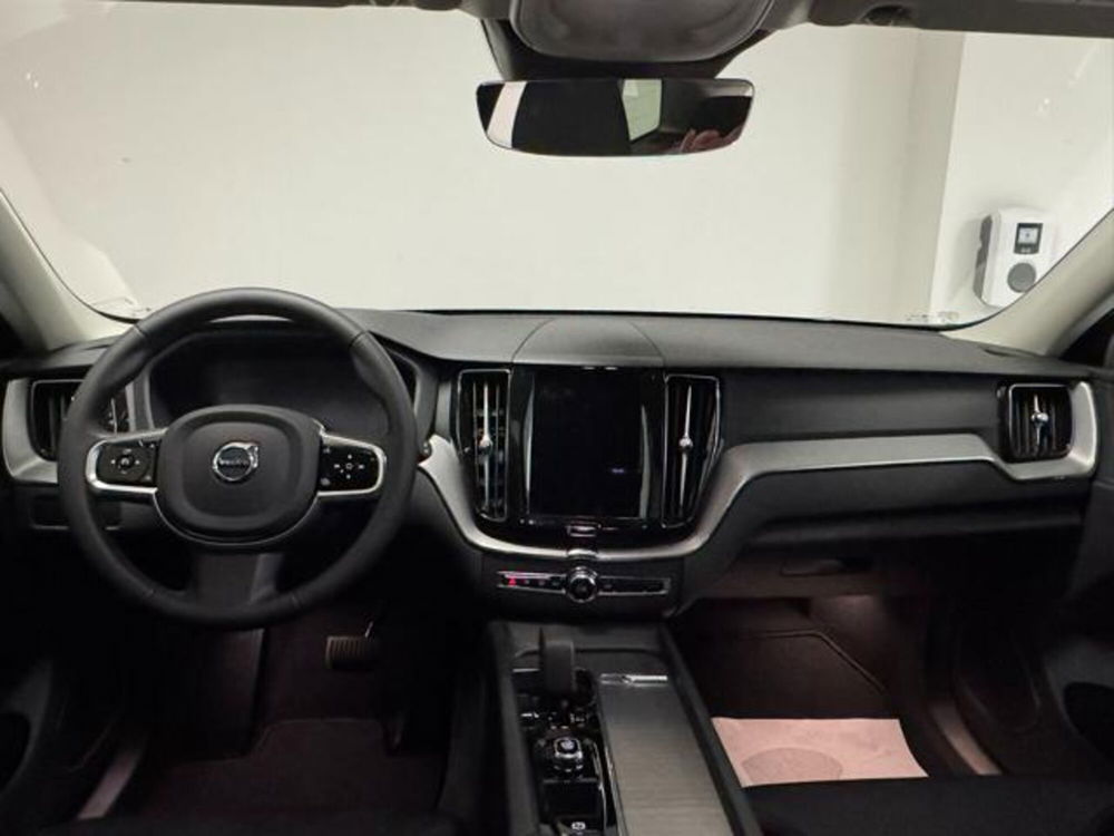 Volvo XC60 nuova a Como (7)