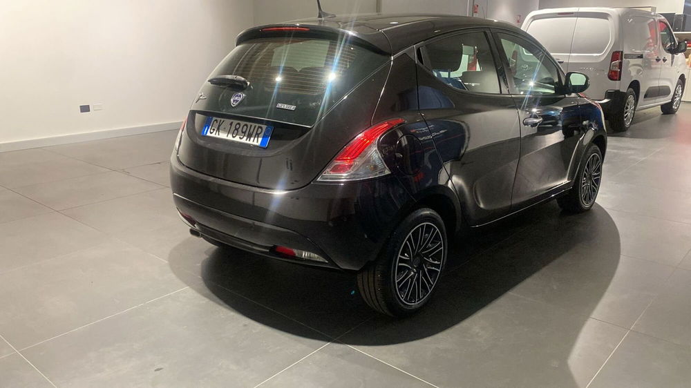 Lancia Ypsilon usata a Bergamo (4)