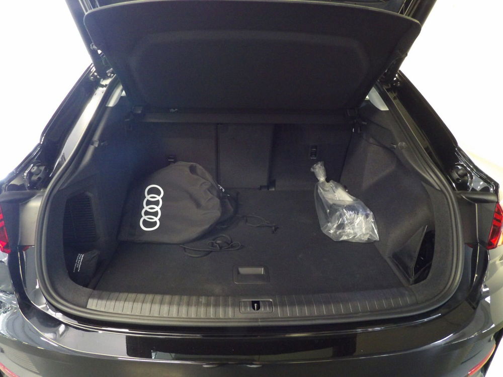 Audi Q3 Sportback nuova a Modena (15)