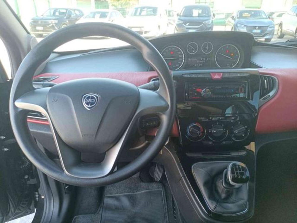 Lancia Ypsilon usata a Ancona (19)