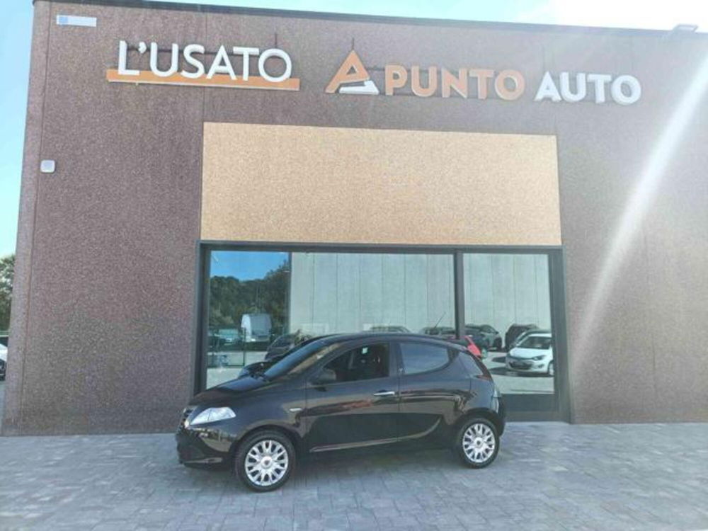 Lancia Ypsilon usata a Ancona (3)