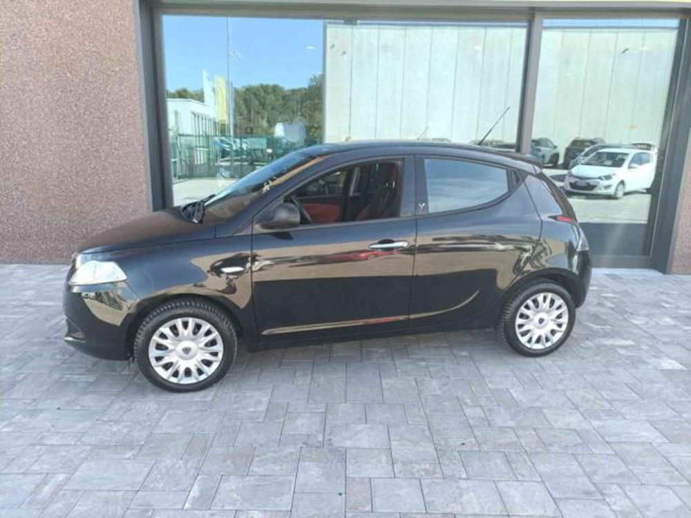 Lancia Ypsilon usata a Ancona (4)