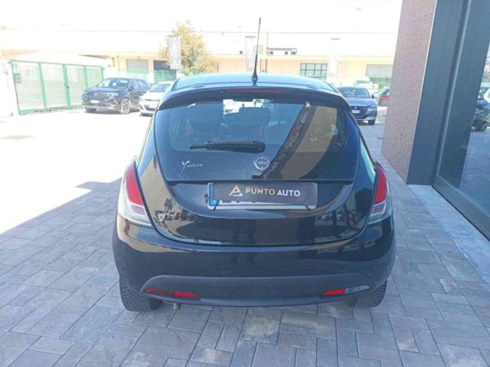 Lancia Ypsilon usata a Ancona (8)