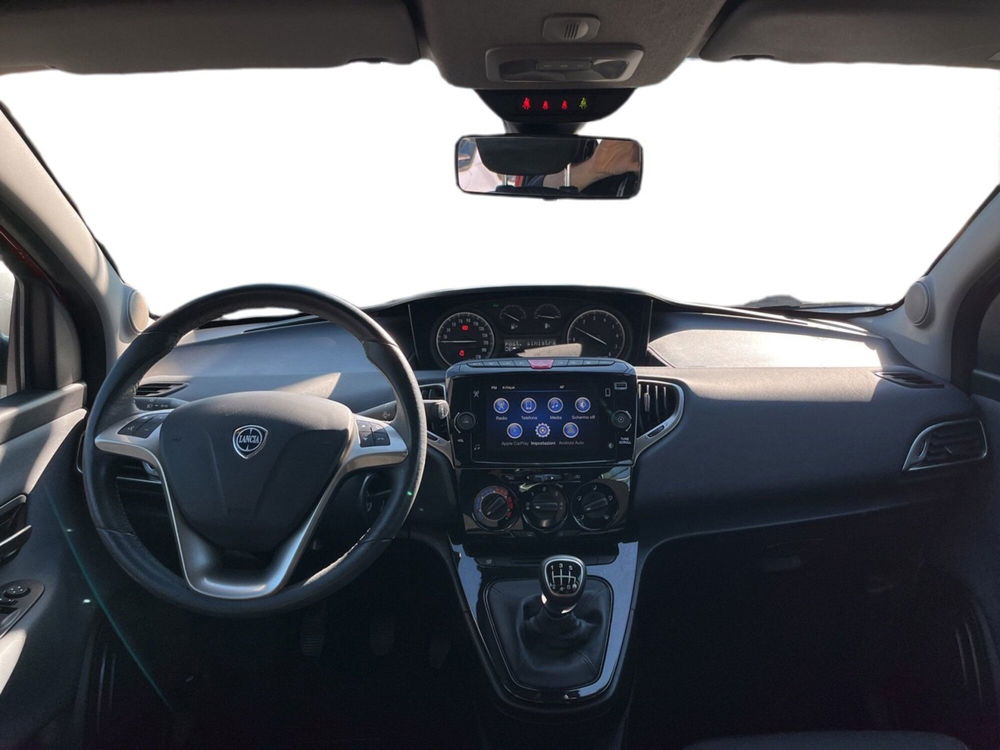 Lancia Ypsilon usata a Torino (11)