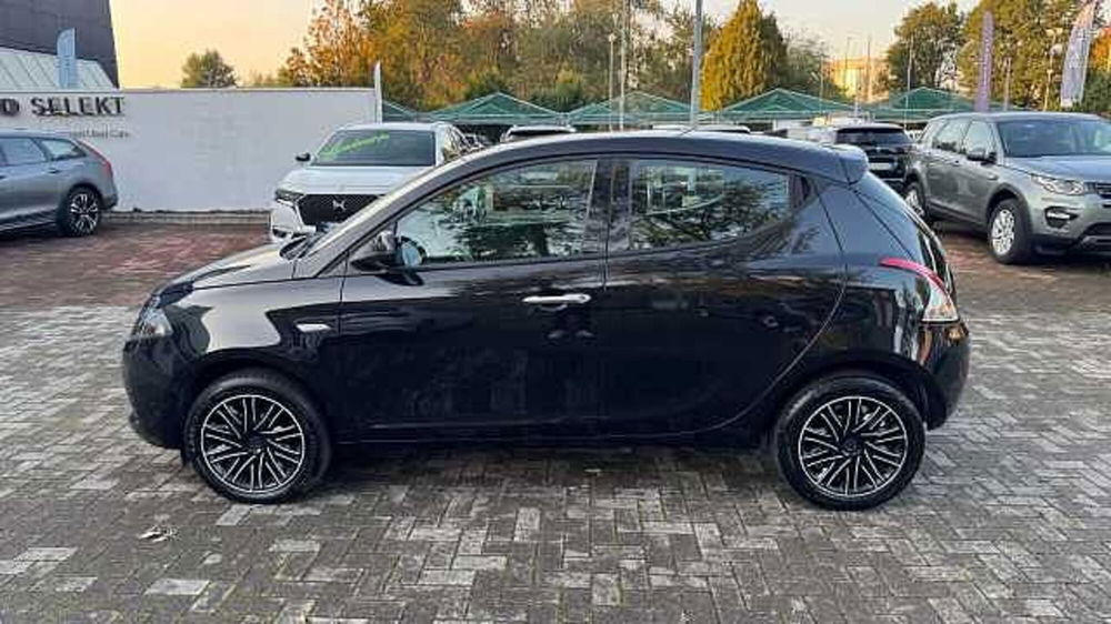 Lancia Ypsilon usata a Milano (2)