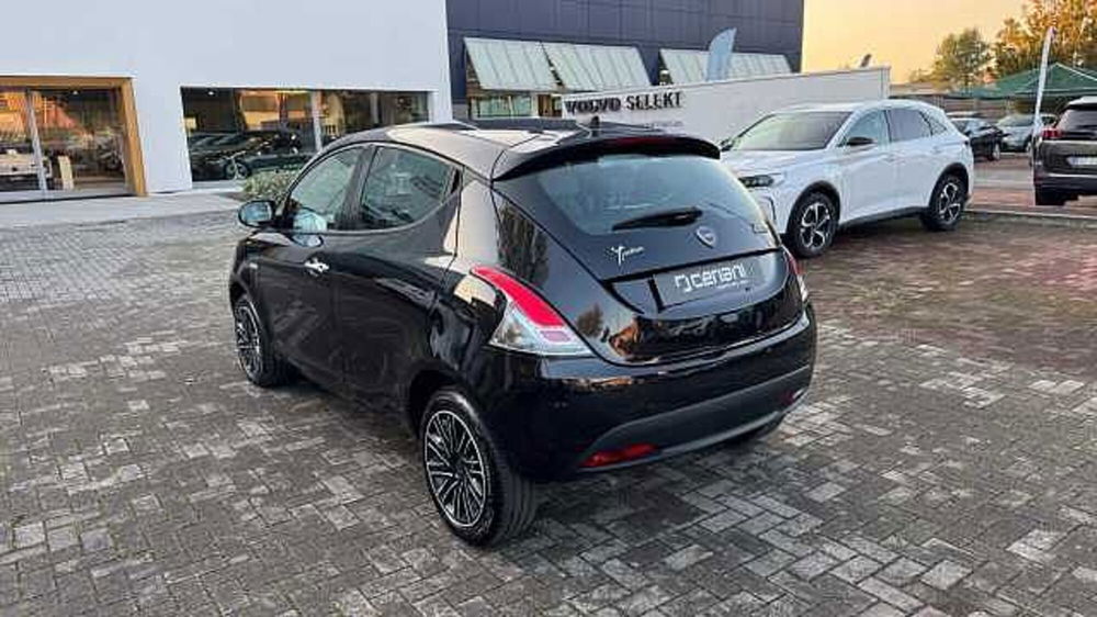 Lancia Ypsilon usata a Milano (3)