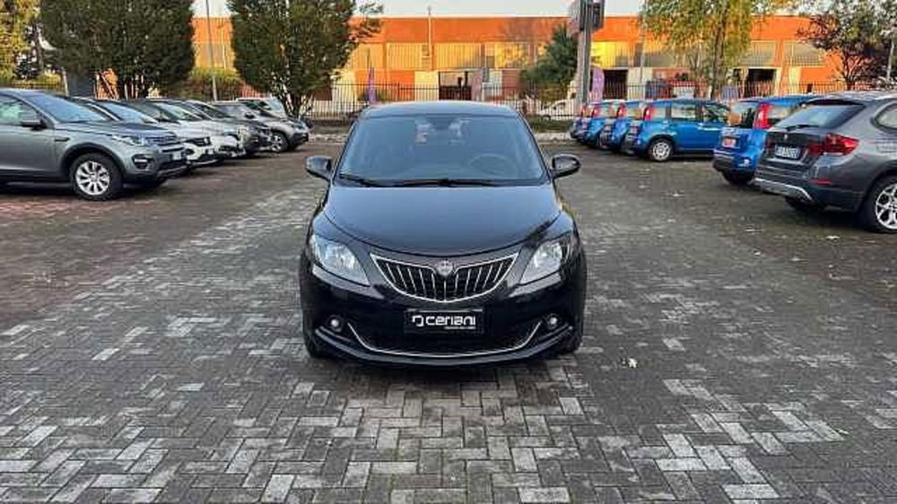 Lancia Ypsilon usata a Milano (8)