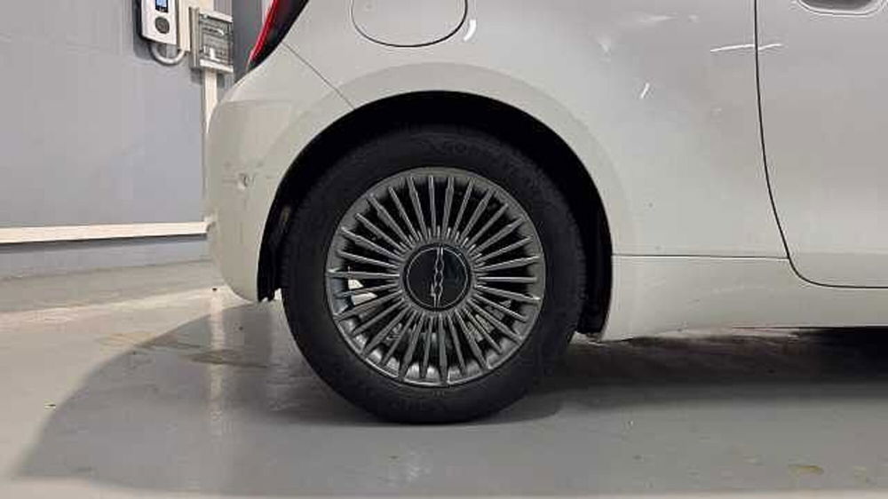 Fiat 500e usata a Milano (7)