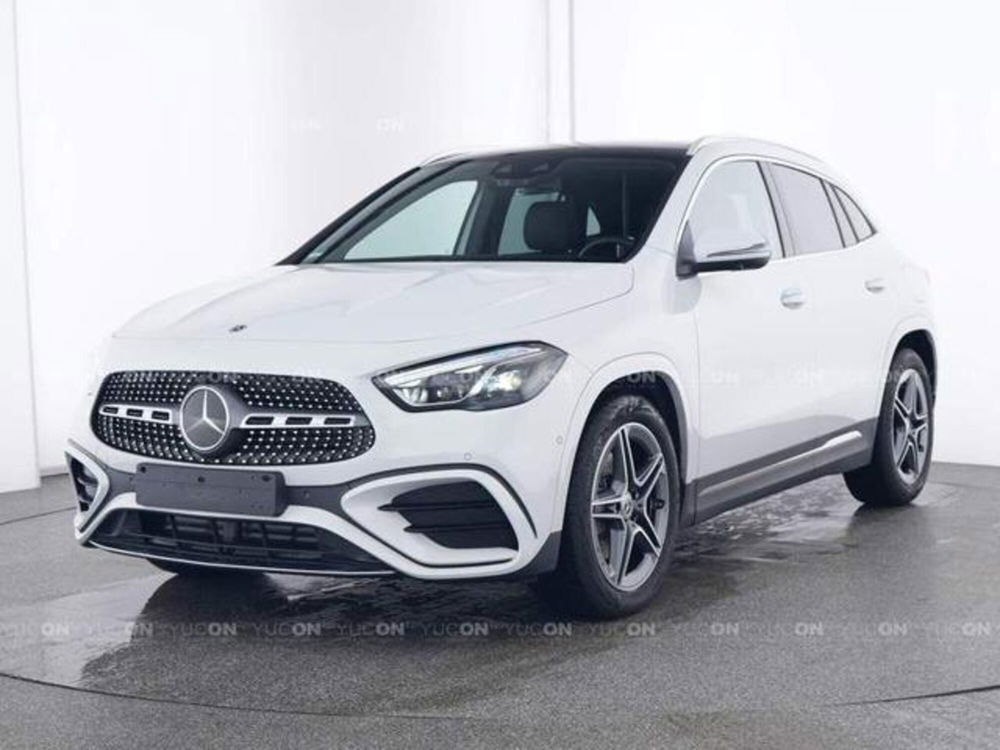 Mercedes-Benz GLA SUV usata a Napoli