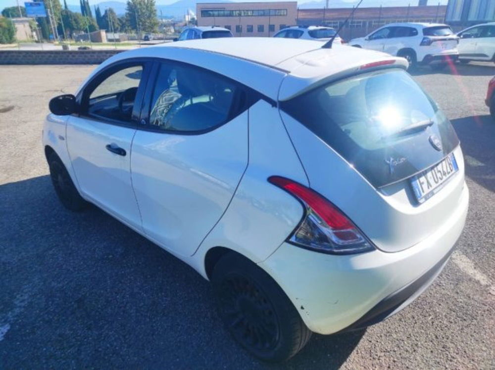 Lancia Ypsilon usata a Viterbo (6)