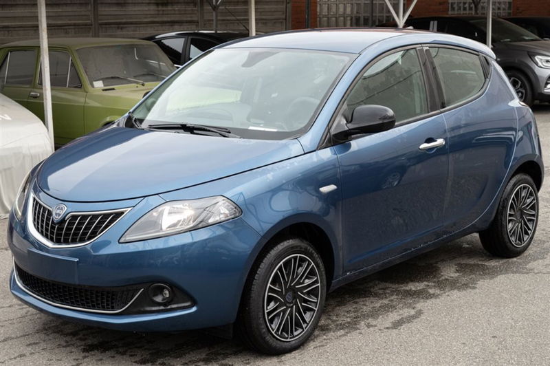 Lancia Ypsilon 1.2 69 CV 5 porte GPL Ecochic Alberta Ferretti nuova a Borgaro Torinese