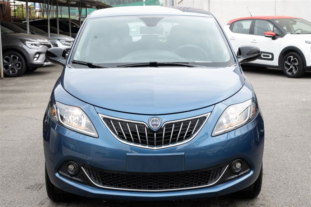 Lancia Ypsilon nuova a Torino (2)