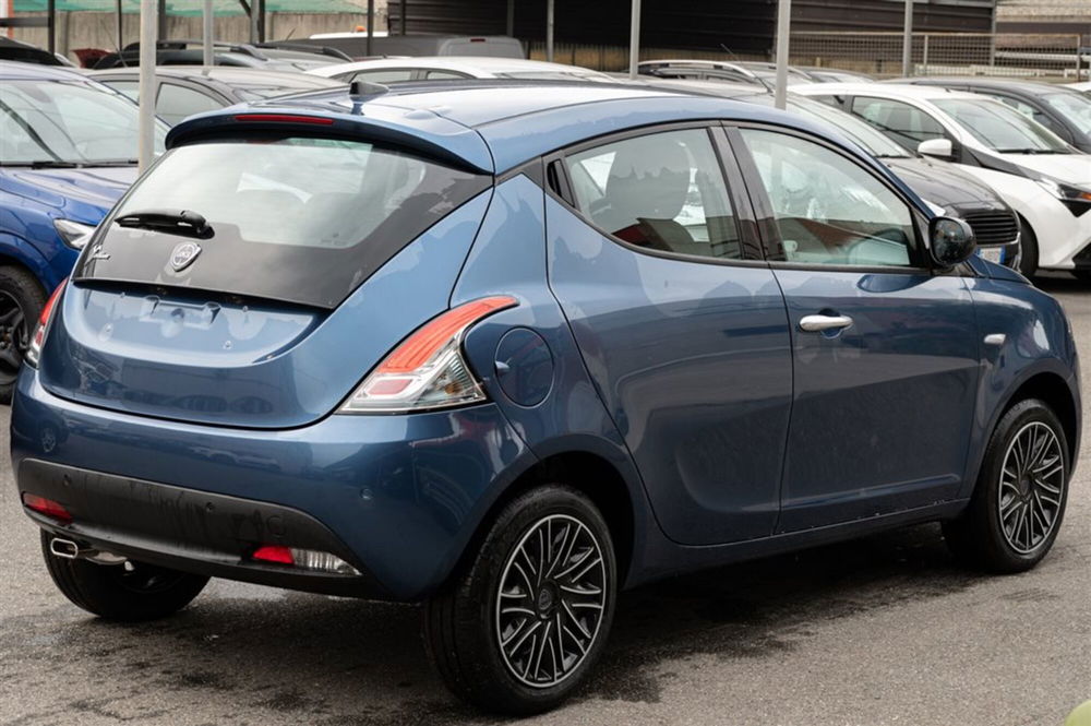 Lancia Ypsilon nuova a Torino (4)