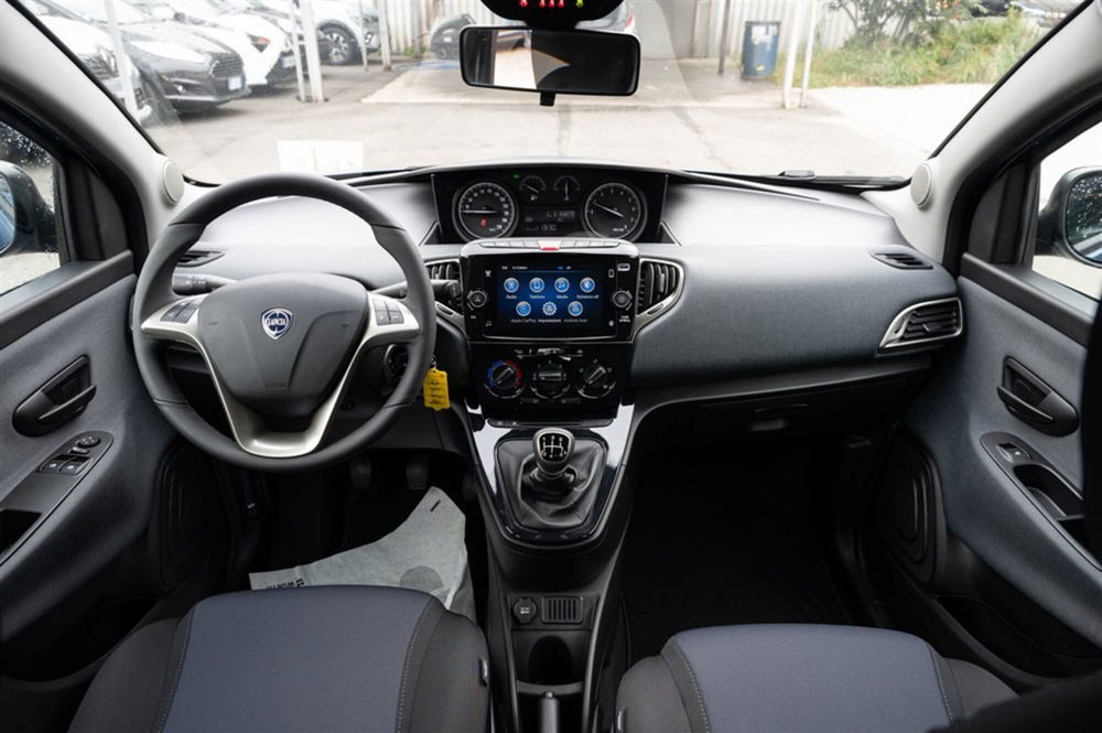 Lancia Ypsilon nuova a Torino (8)