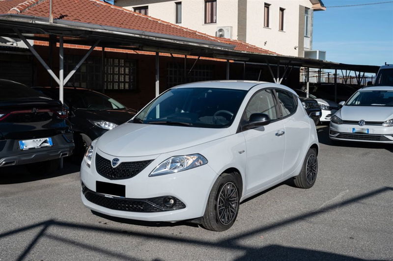 Lancia Ypsilon 1.0 FireFly 5 porte S&amp;S Hybrid Ecochic Gold  del 2021 usata a Borgaro Torinese