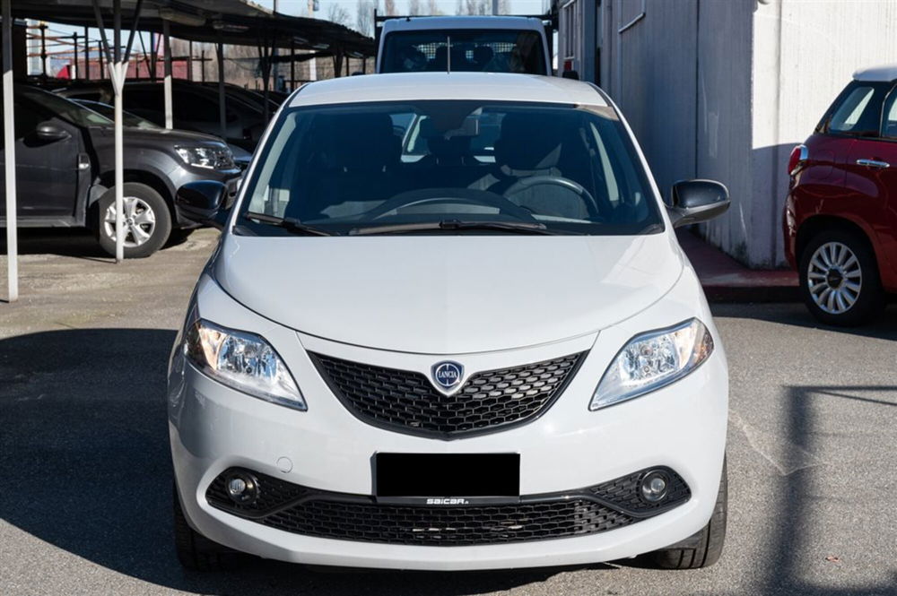 Lancia Ypsilon usata a Torino (2)