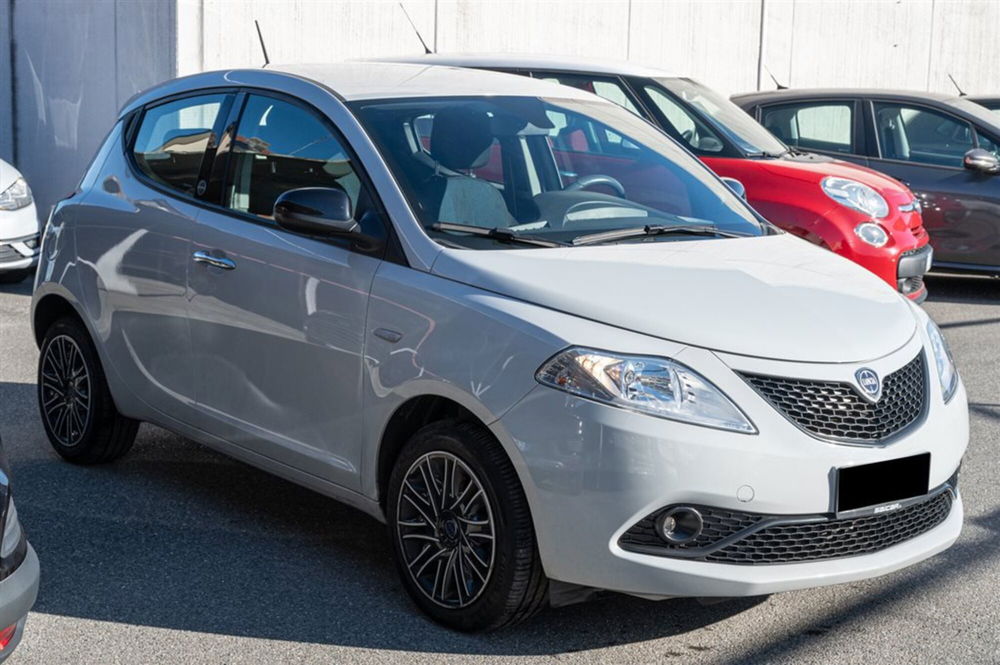 Lancia Ypsilon usata a Torino (3)