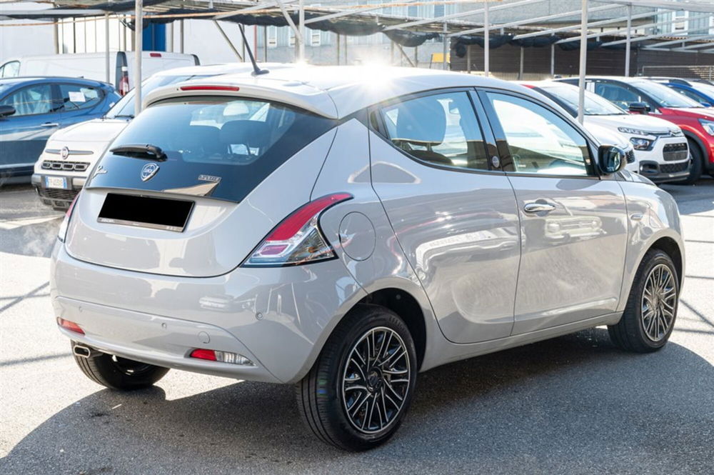 Lancia Ypsilon usata a Torino (5)