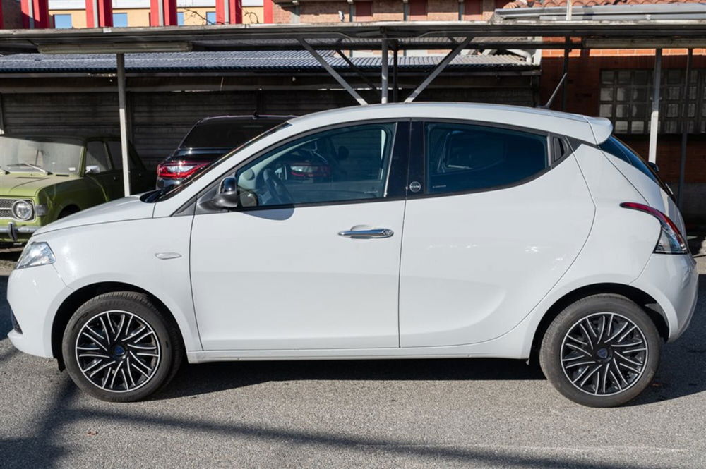 Lancia Ypsilon usata a Torino (8)