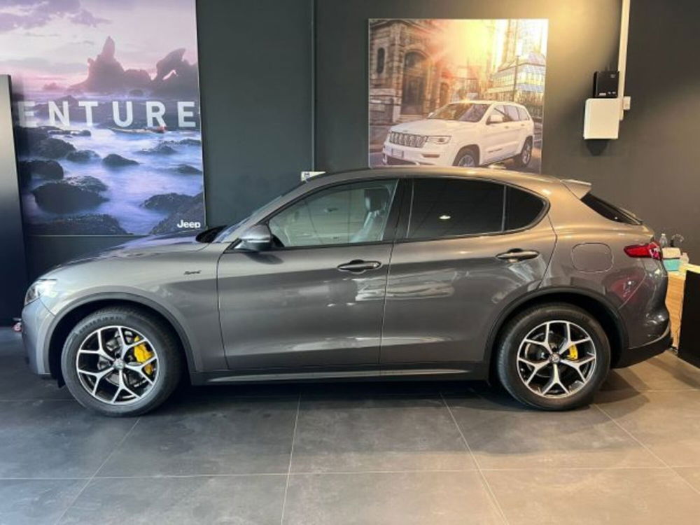 Alfa Romeo Stelvio usata a Modena (4)