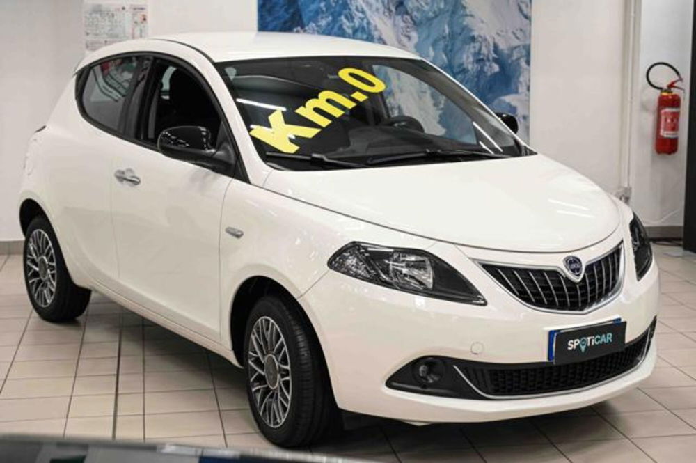 Lancia Ypsilon nuova a Torino (2)