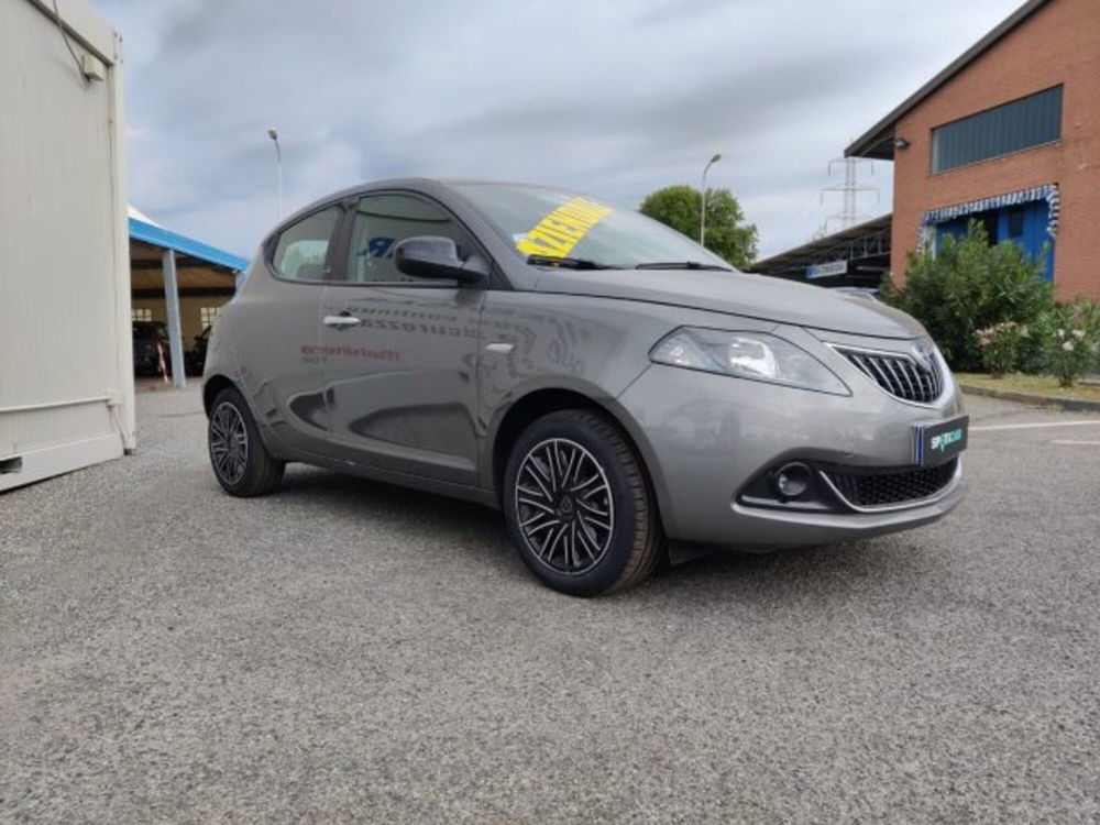 Lancia Ypsilon nuova a Torino (3)