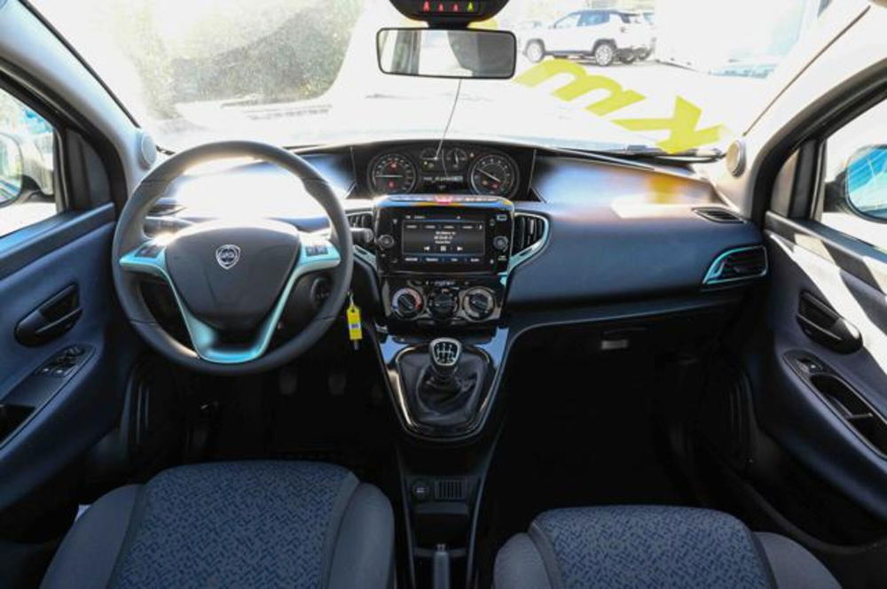 Lancia Ypsilon nuova a Torino (10)