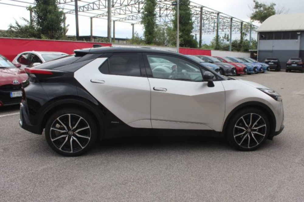 Toyota Toyota C-HR usata a Roma (14)