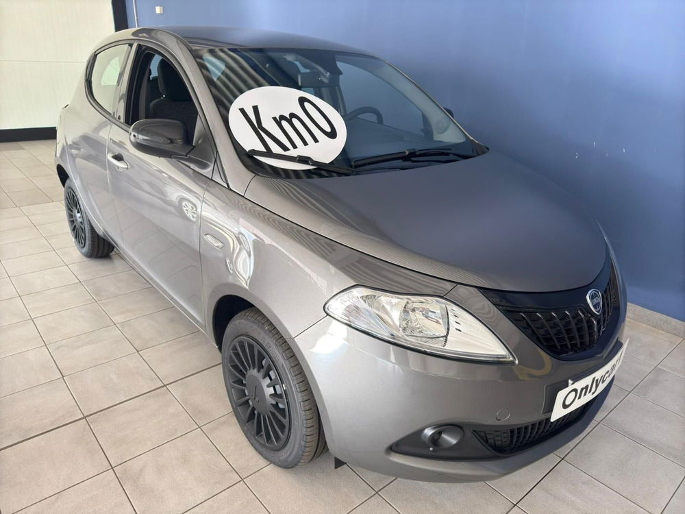 Lancia Ypsilon nuova a Ferrara