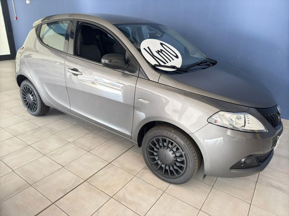 Lancia Ypsilon nuova a Ferrara (3)