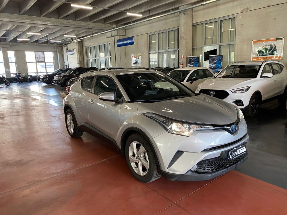 Toyota Toyota C-HR usata a Milano (8)