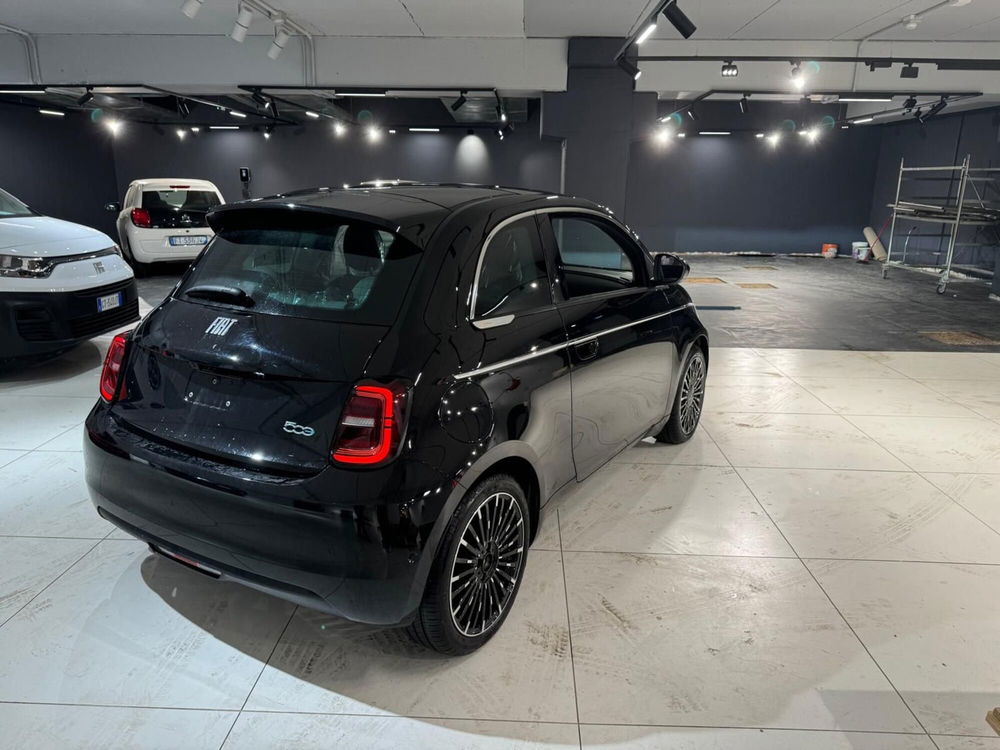 Fiat 500e nuova a Salerno (4)